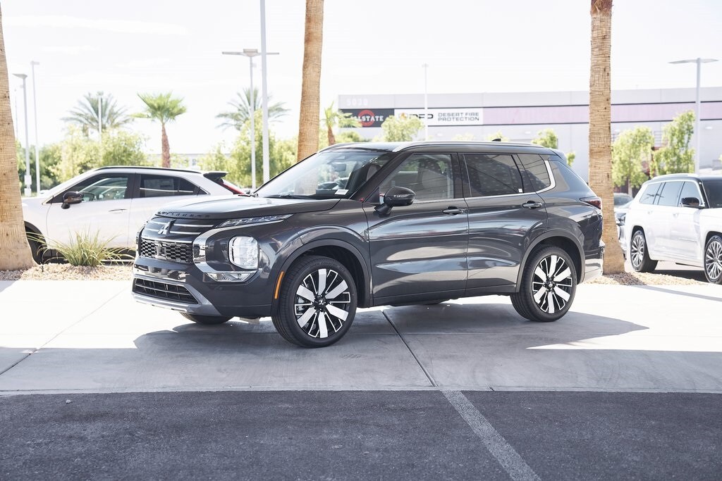 2025 Mitsubishi Outlander SEL photo 4