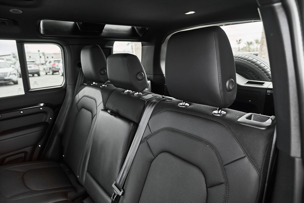 2025 Land Rover Defender S - Photo 42