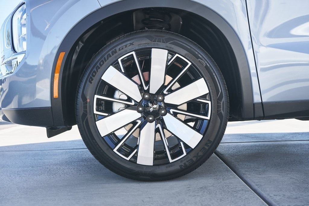 New 2025 Mitsubishi Outlander SE SUV