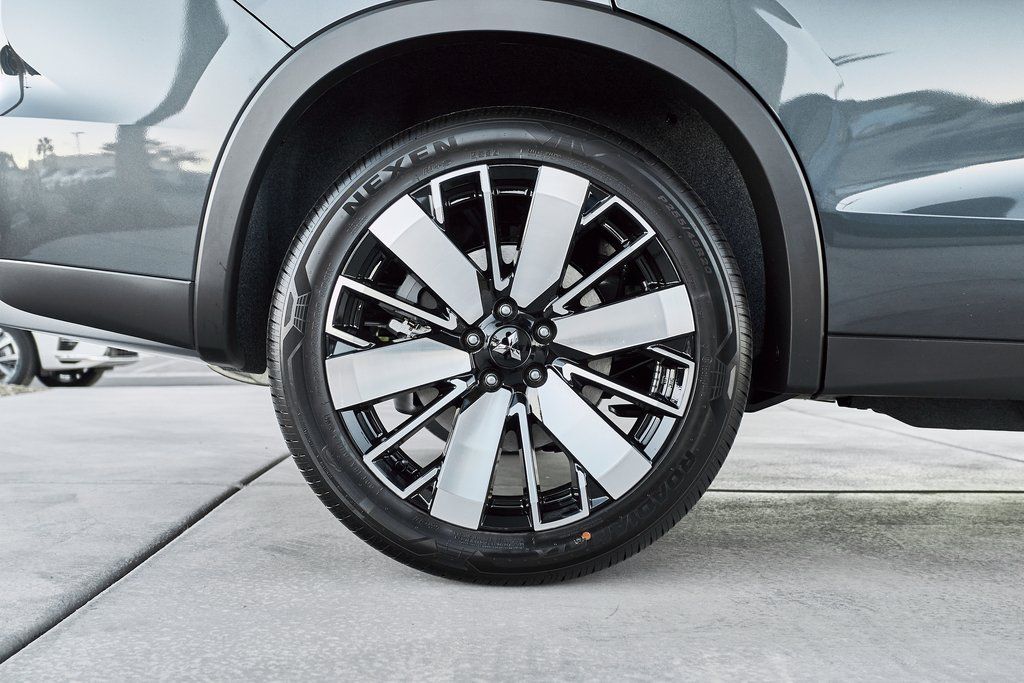 2026 Mitsubishi Outlander SE - Photo 10
