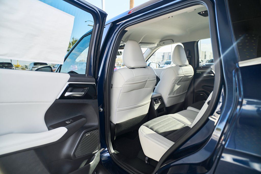 2026 Mitsubishi Outlander SE - Photo 13