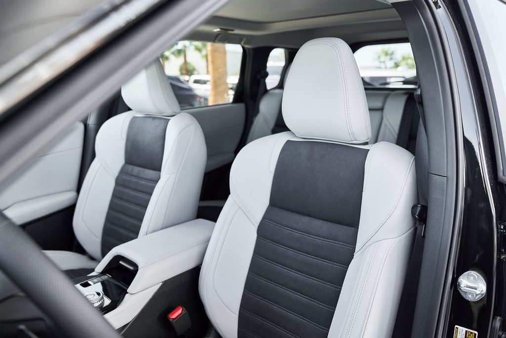 2025 Mitsubishi Outlander SE - Photo 30