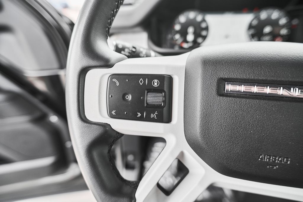 2025 Land Rover Defender S - Photo 23