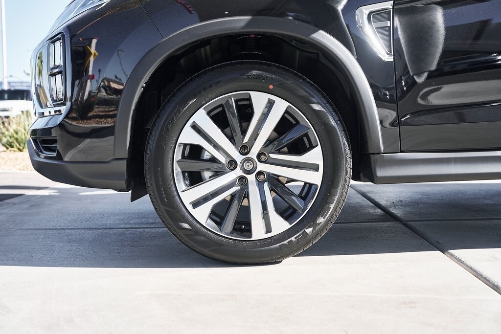 2025 Mitsubishi Outlander Sport SE photo 3