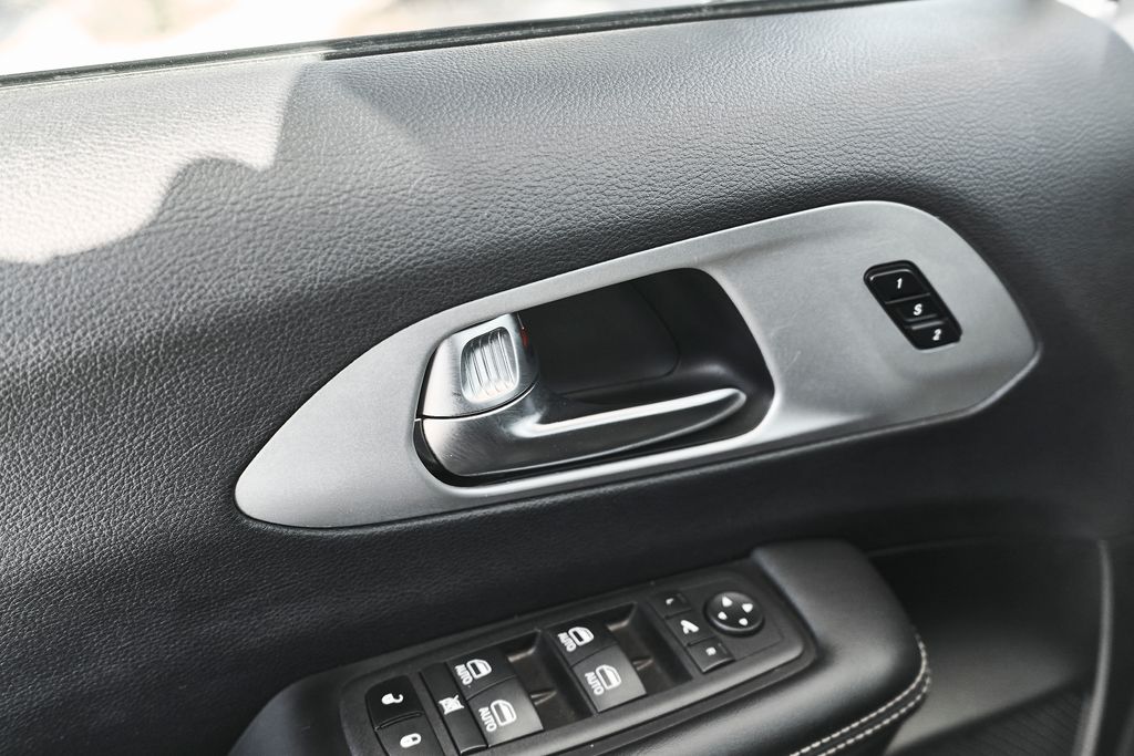 2025 Chrysler Pacifica Limited - Photo 14