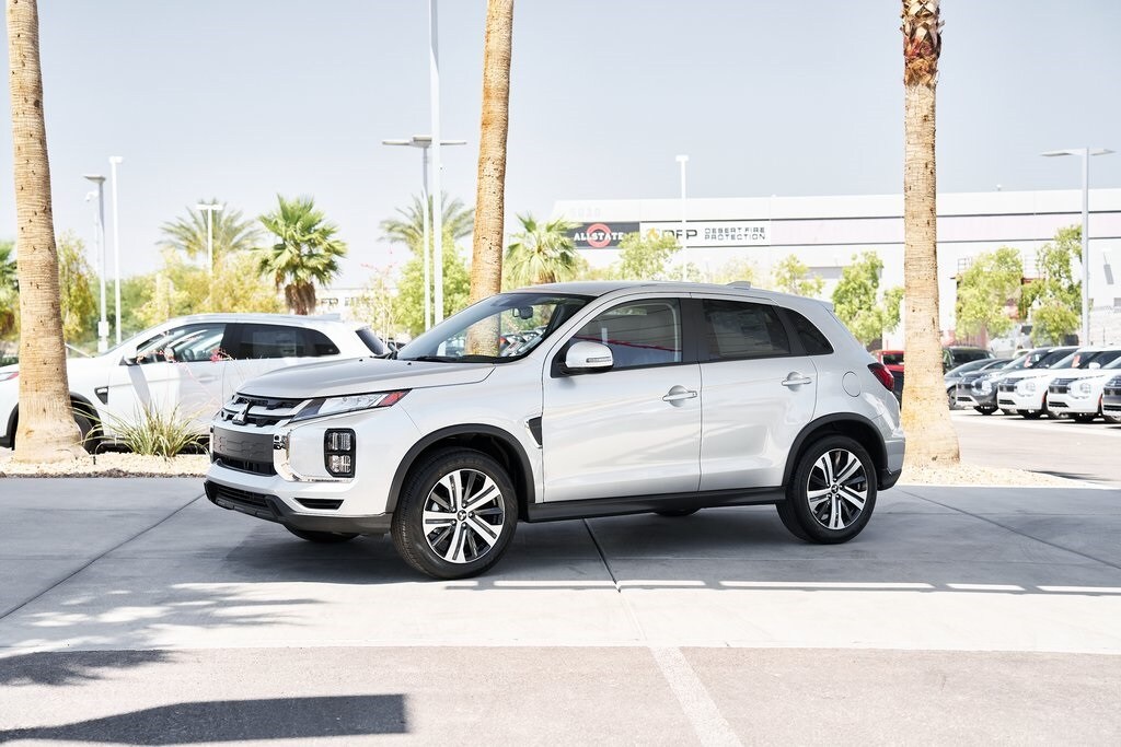 2025 Mitsubishi Outlander Sport SE photo 4