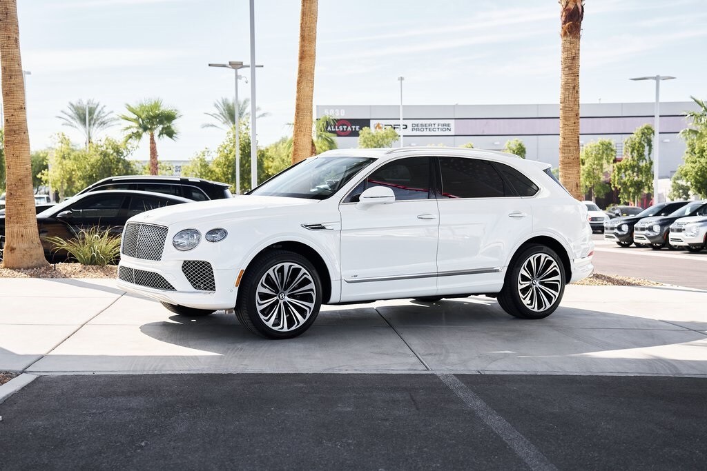2022 Bentley Bentayga V8 photo 2