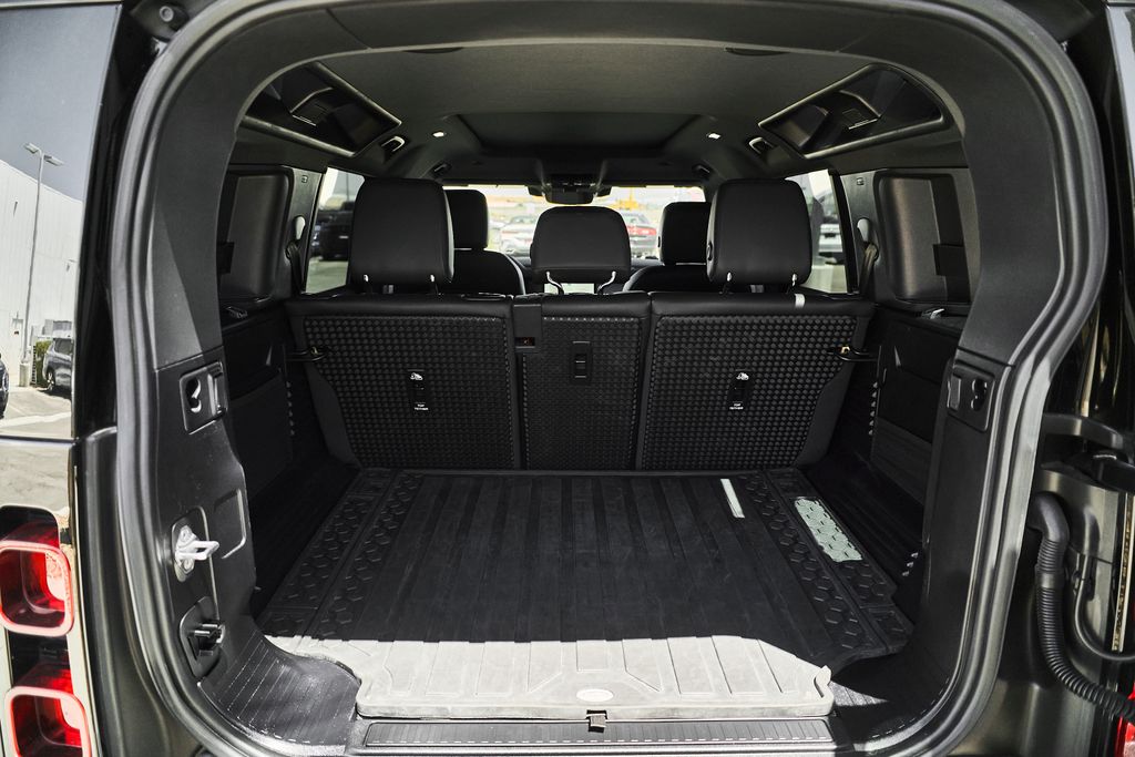 2023 Land Rover Defender X-Dynamic SE - Photo 9