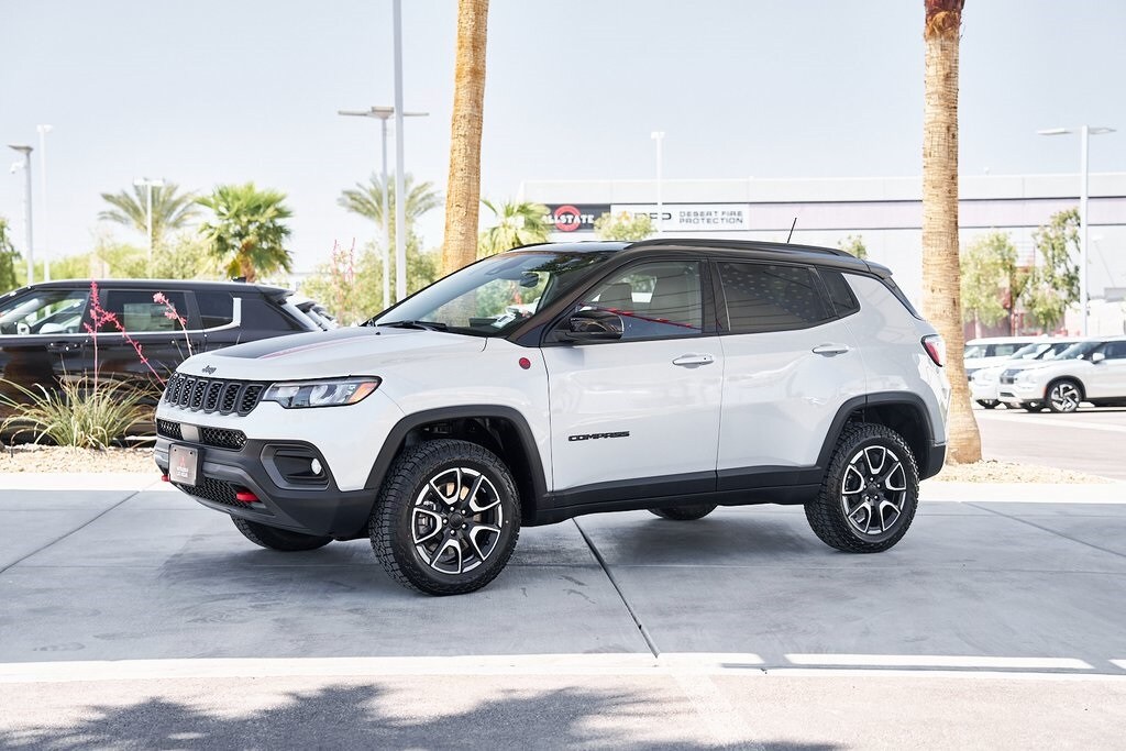 2024 Jeep Compass Trailhawk photo 4