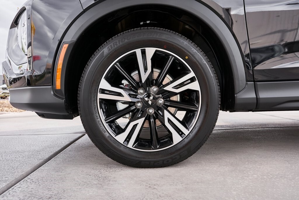 2026 Mitsubishi Eclipse Cross SE photo 3