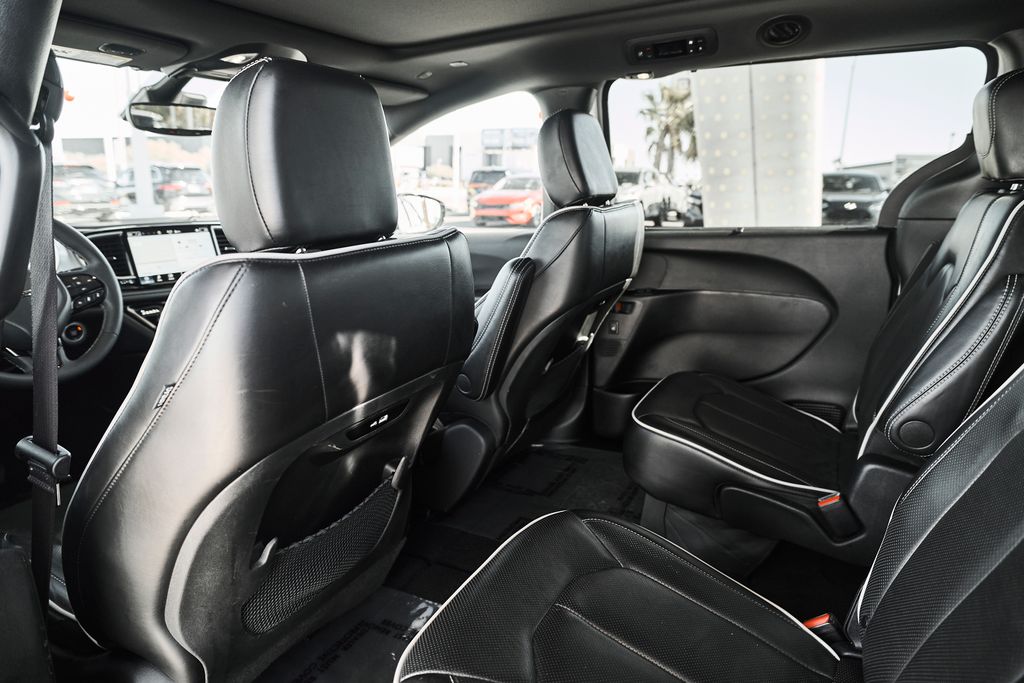 2025 Chrysler Pacifica Limited - Photo 16