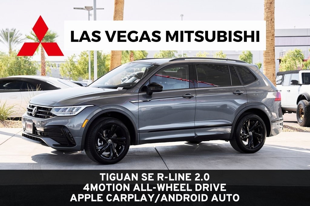 2024 Volkswagen Tiguan SE R-LINE BLACK's photo