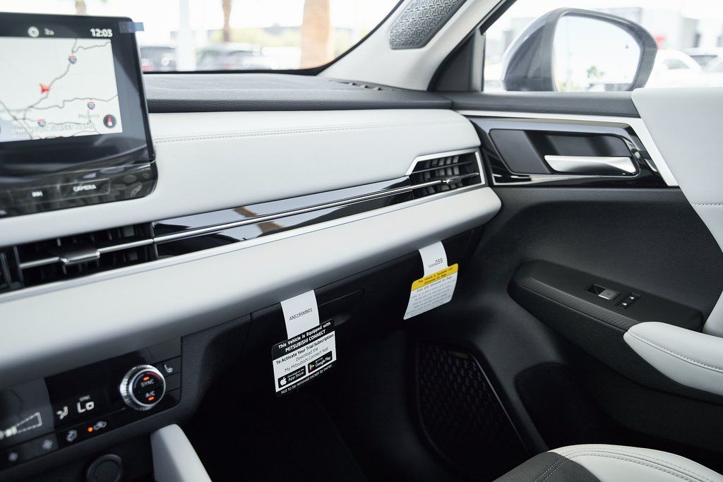 2025 Mitsubishi Outlander SE - Photo 53