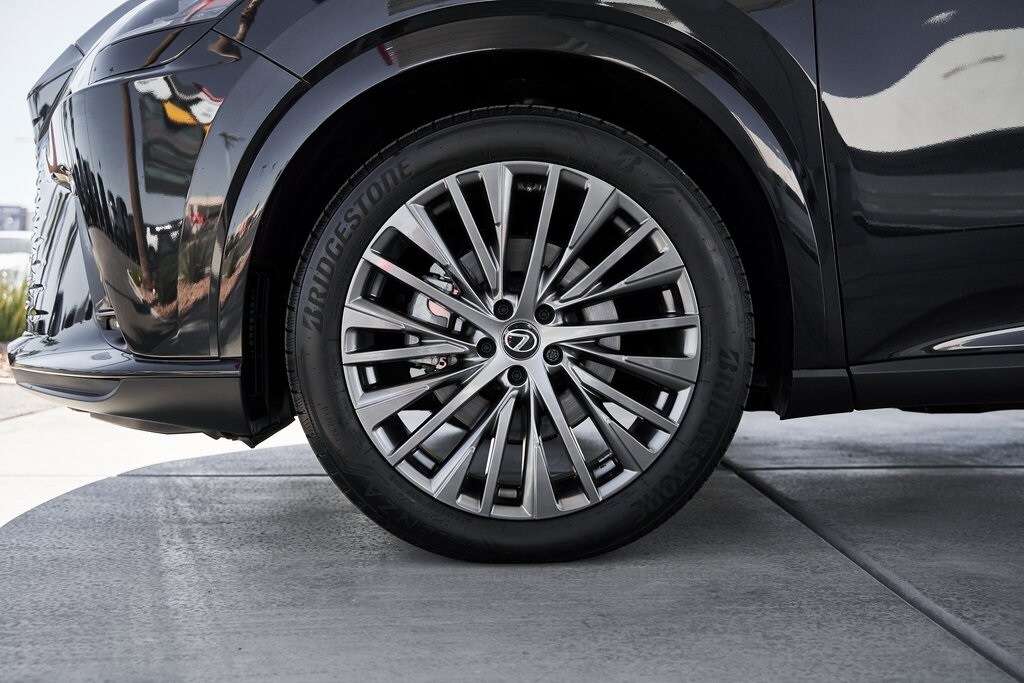 2024 Lexus RX 350h Luxury photo 3