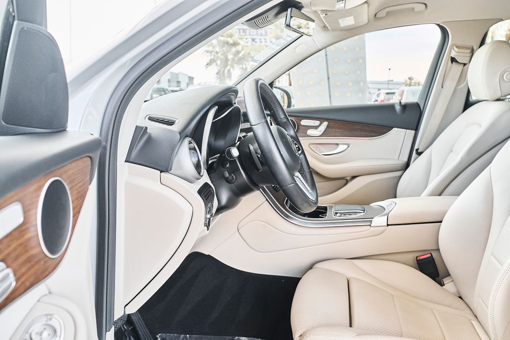 2022 Mercedes-Benz GLC GLC300 - Photo 18