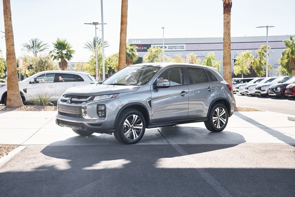 2025 Mitsubishi Outlander Sport SE photo 4