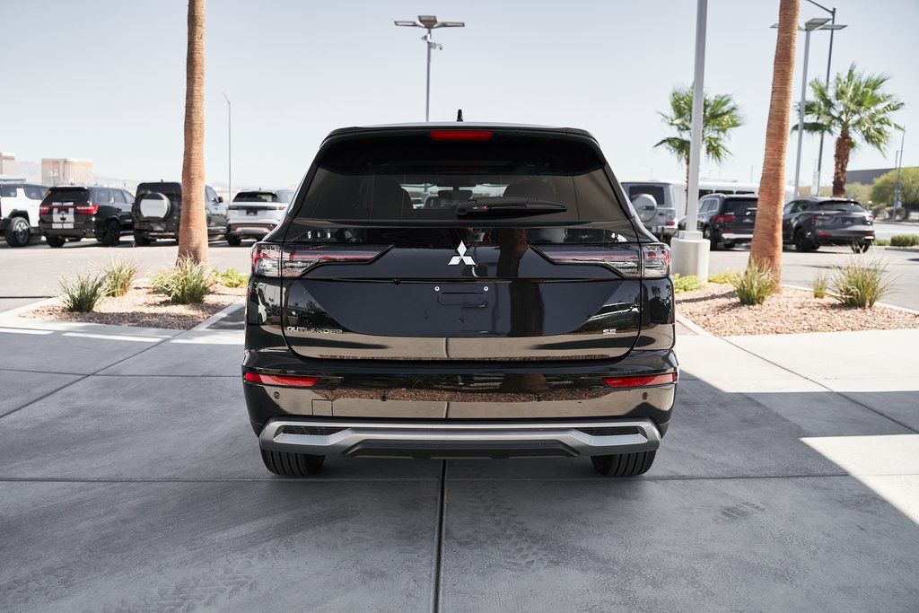 2025 Mitsubishi Outlander SE - Photo 7