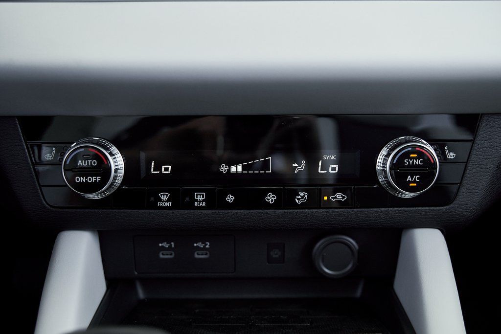 2025 Mitsubishi Outlander SE - Photo 49