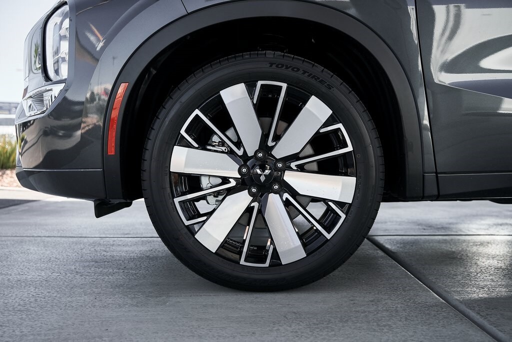 New 2025 Mitsubishi Outlander SEL SUV