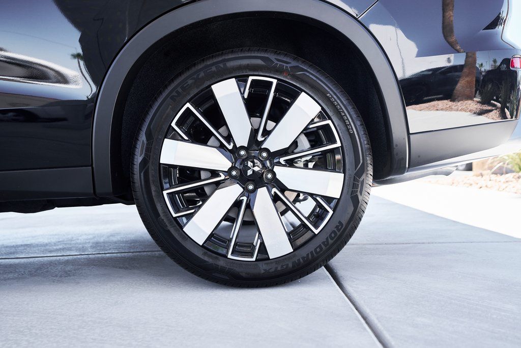 2025 Mitsubishi Outlander SE - Photo 8