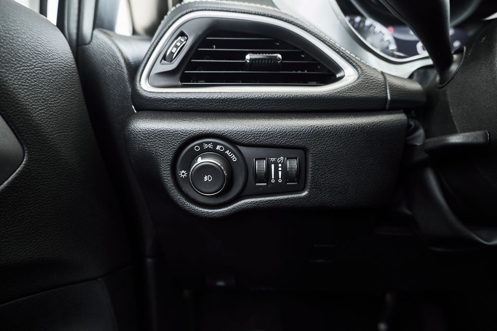 2025 Chrysler Pacifica Limited - Photo 23