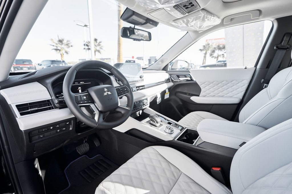 New 2025 Mitsubishi Outlander PHEV SEL Platinum Edition SUV