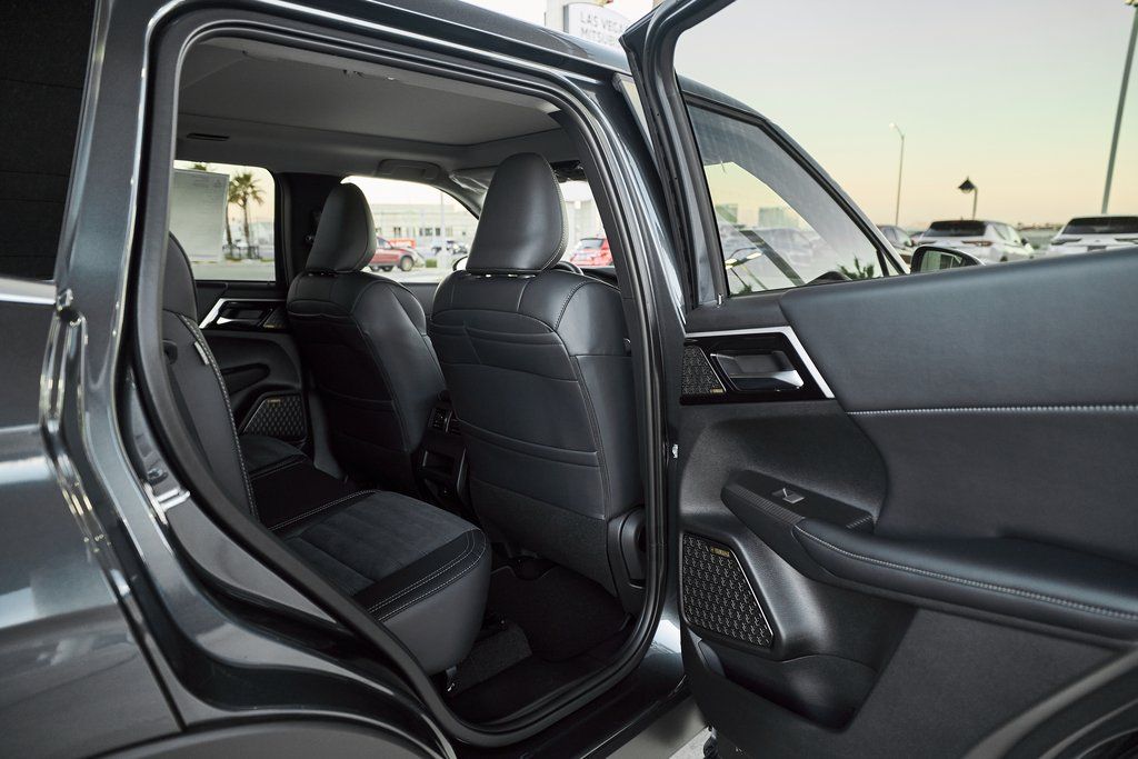 2026 Mitsubishi Outlander SE - Photo 15