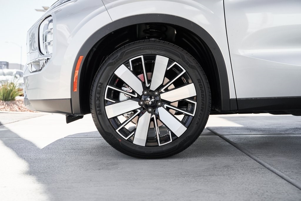 New 2025 Mitsubishi Outlander SE SUV