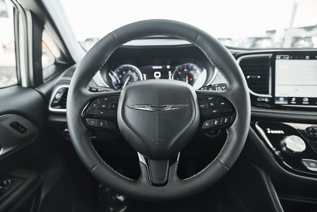 2025 Chrysler Pacifica Limited - Photo 24