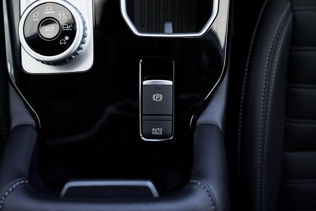 2025 Mitsubishi Outlander SE - Photo 42