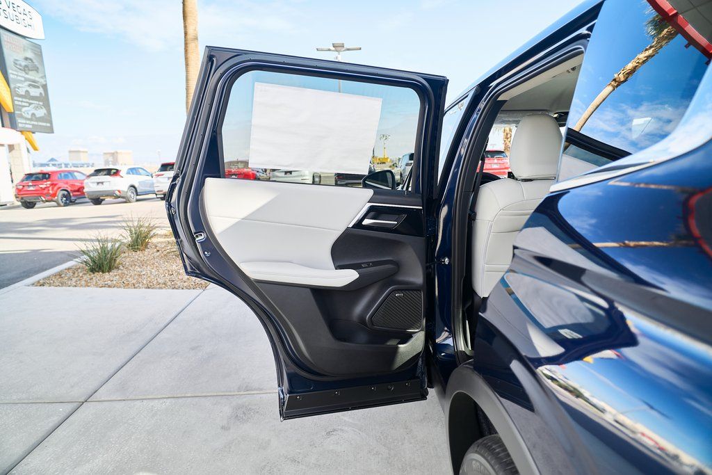 2026 Mitsubishi Outlander SE - Photo 12