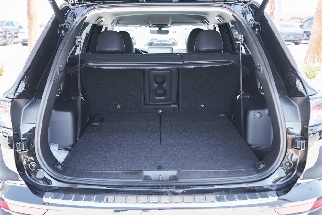 2025 Mitsubishi Outlander SE - Photo 24