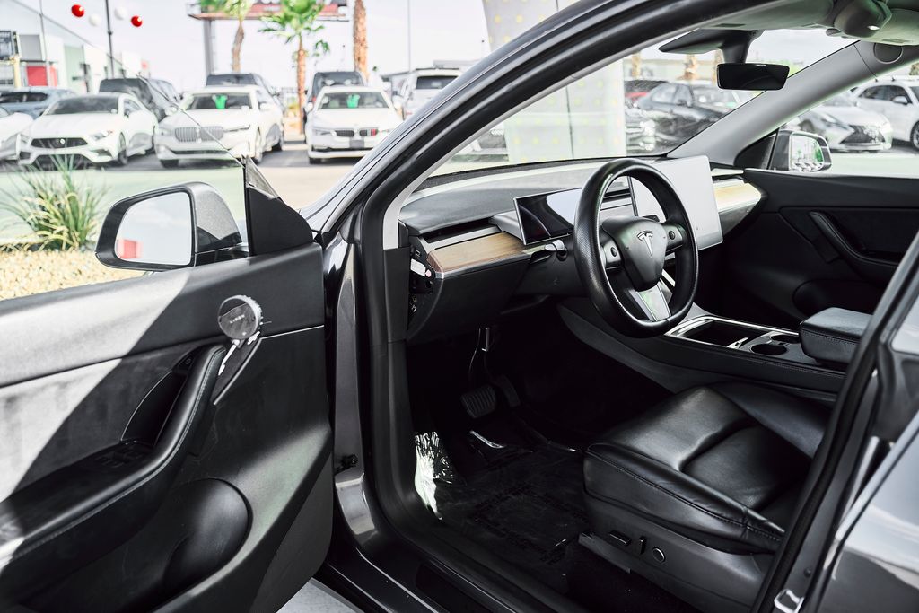 Used 2021 Tesla Model Y Long Range with VIN 5YJYGAEE5MF206463 for sale in Las Vegas, NV