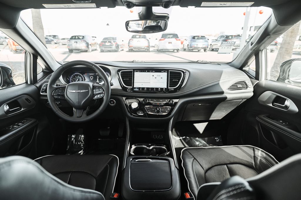 2025 Chrysler Pacifica Limited - Photo 22