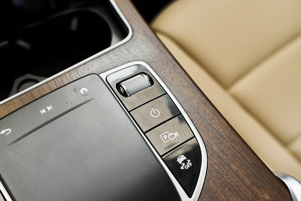 2022 Mercedes-Benz GLC GLC300 - Photo 33