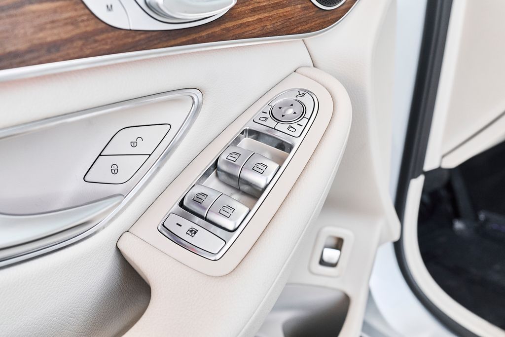 2022 Mercedes-Benz GLC GLC300 - Photo 20