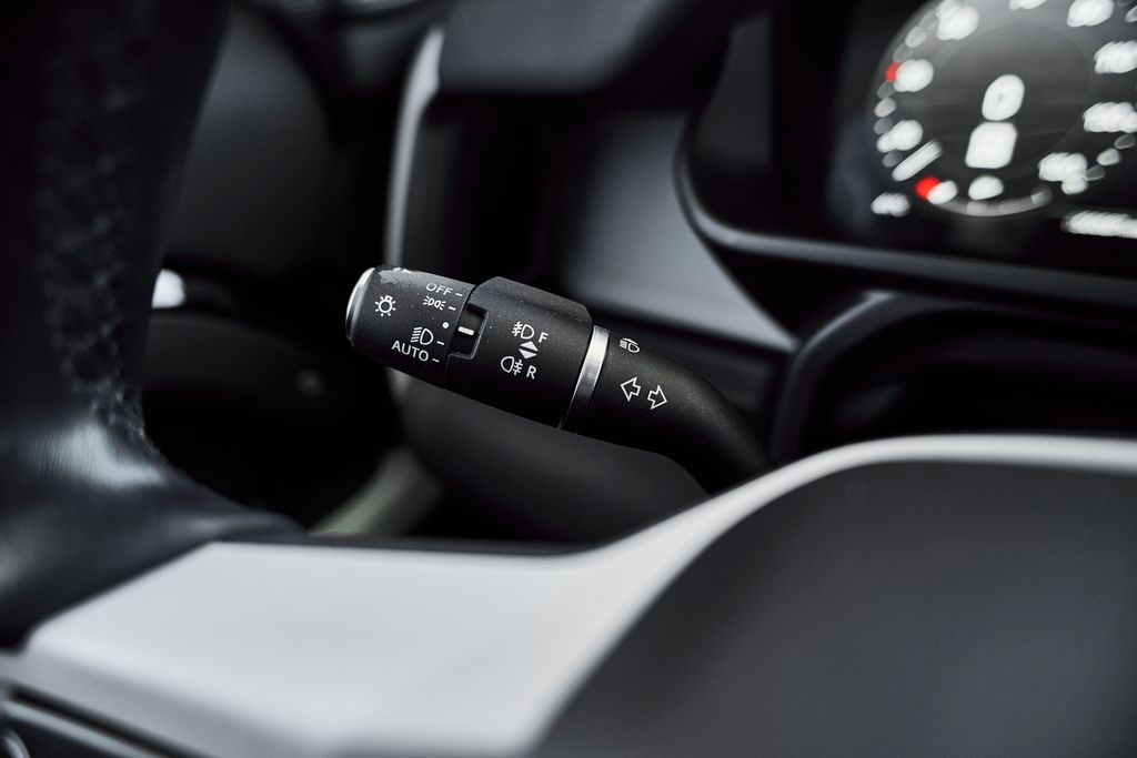 2023 Land Rover Defender X-Dynamic SE - Photo 24