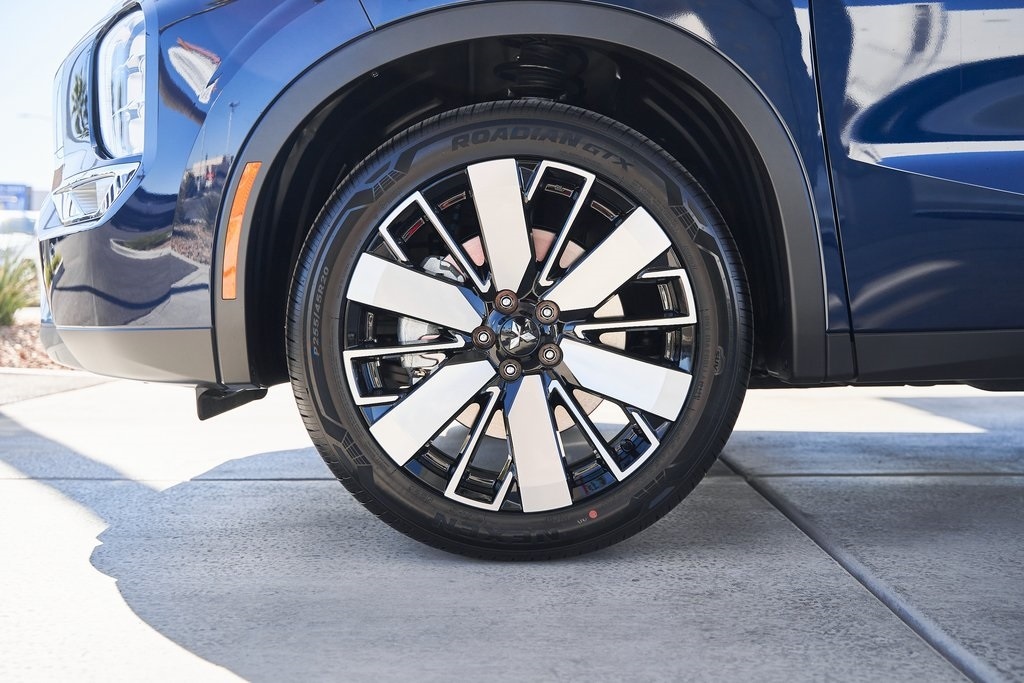 New 2025 Mitsubishi Outlander SE SUV