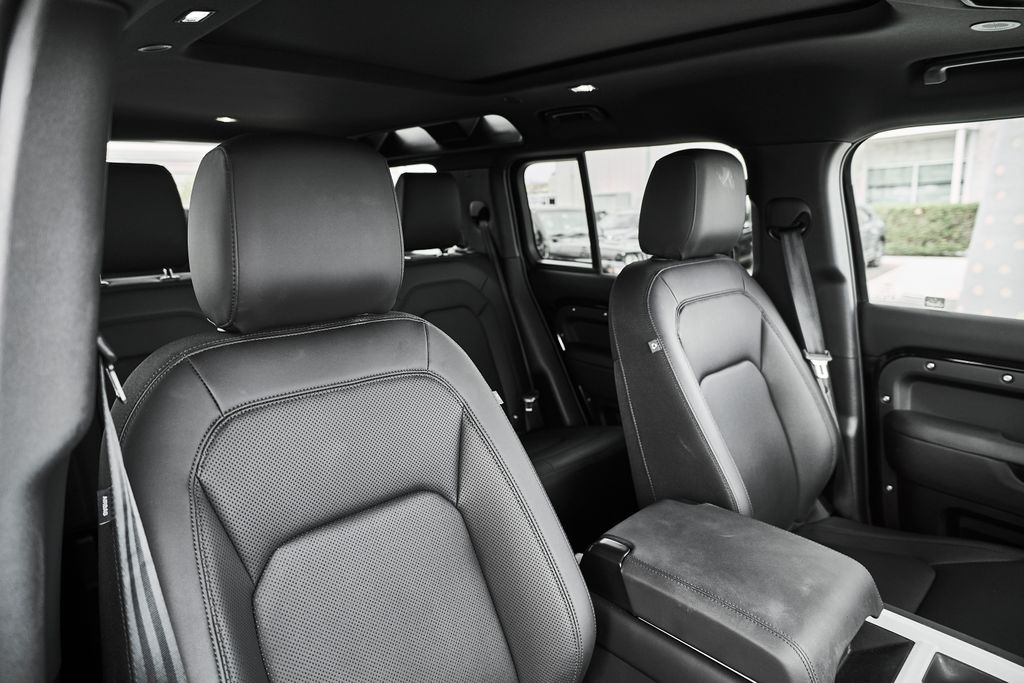 2025 Land Rover Defender S - Photo 38