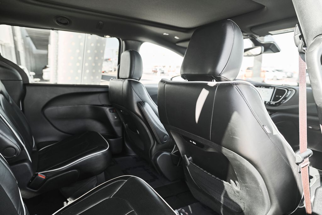 2025 Chrysler Pacifica Limited - Photo 17