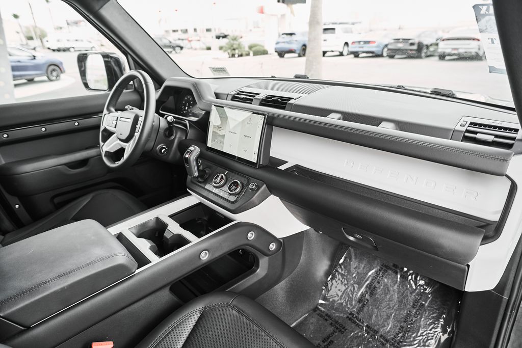 2025 Land Rover Defender S - Photo 39