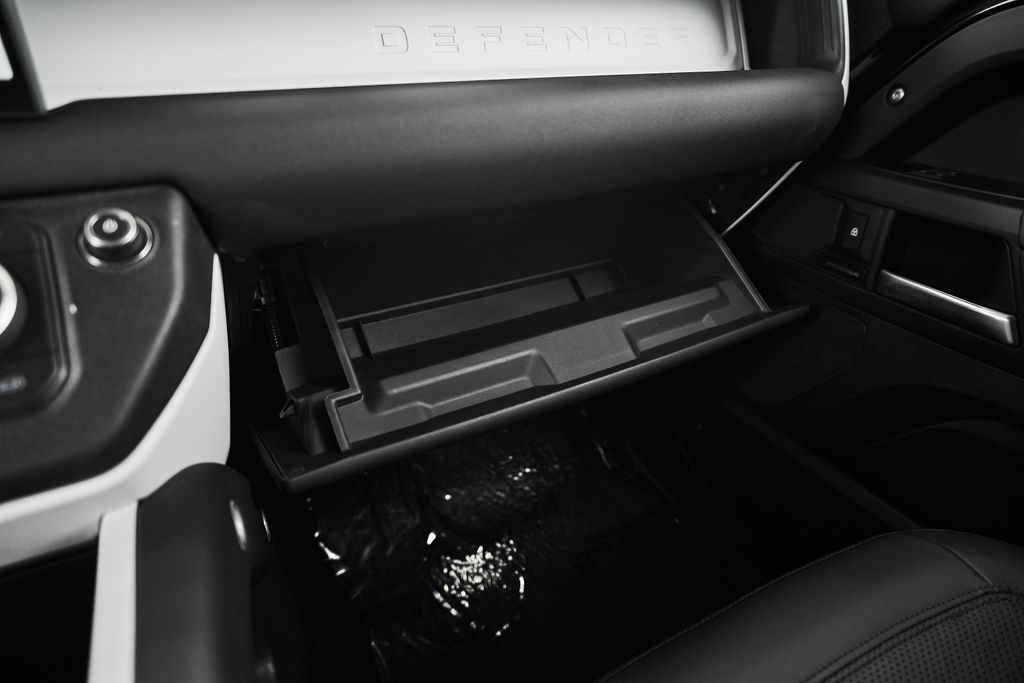 2025 Land Rover Defender S - Photo 36