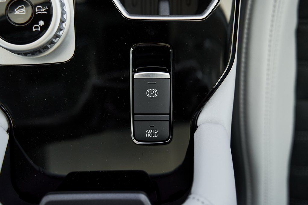 2025 Mitsubishi Outlander SE - Photo 44