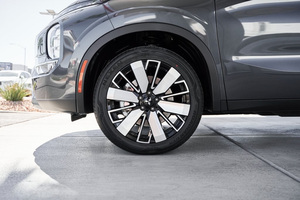 New 2025 Mitsubishi Outlander SE SUV