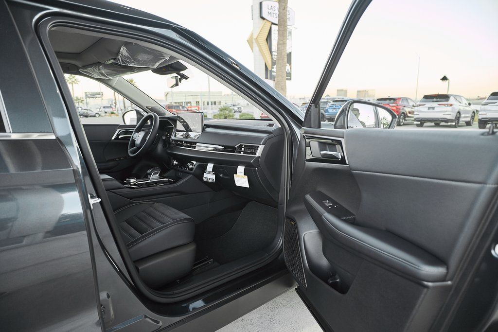 2026 Mitsubishi Outlander SE - Photo 13