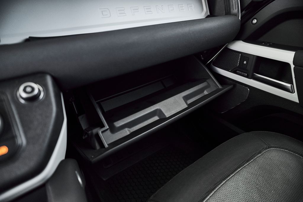 2023 Land Rover Defender X-Dynamic SE - Photo 34