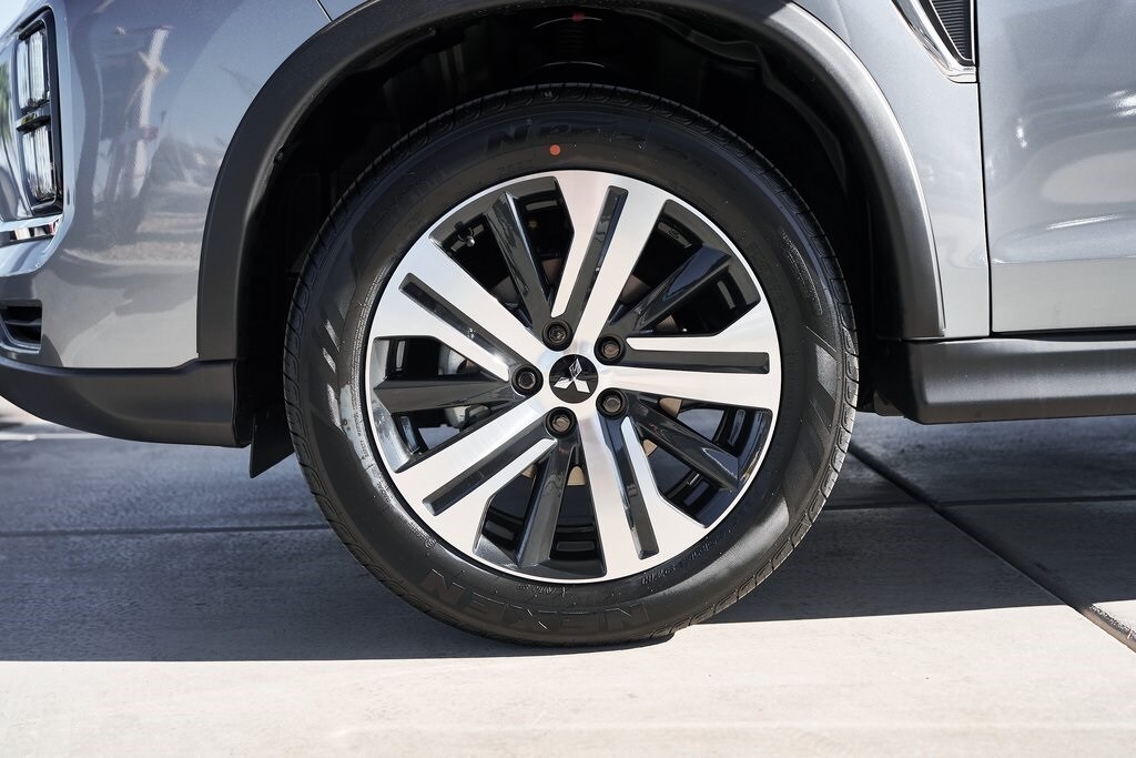 2025 Mitsubishi Outlander Sport SE photo 3