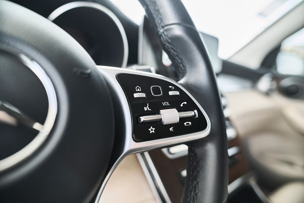 2022 Mercedes-Benz GLC GLC300 - Photo 22