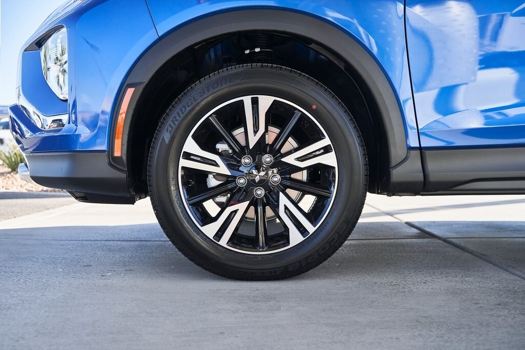 2026 Mitsubishi Eclipse Cross SE photo 3