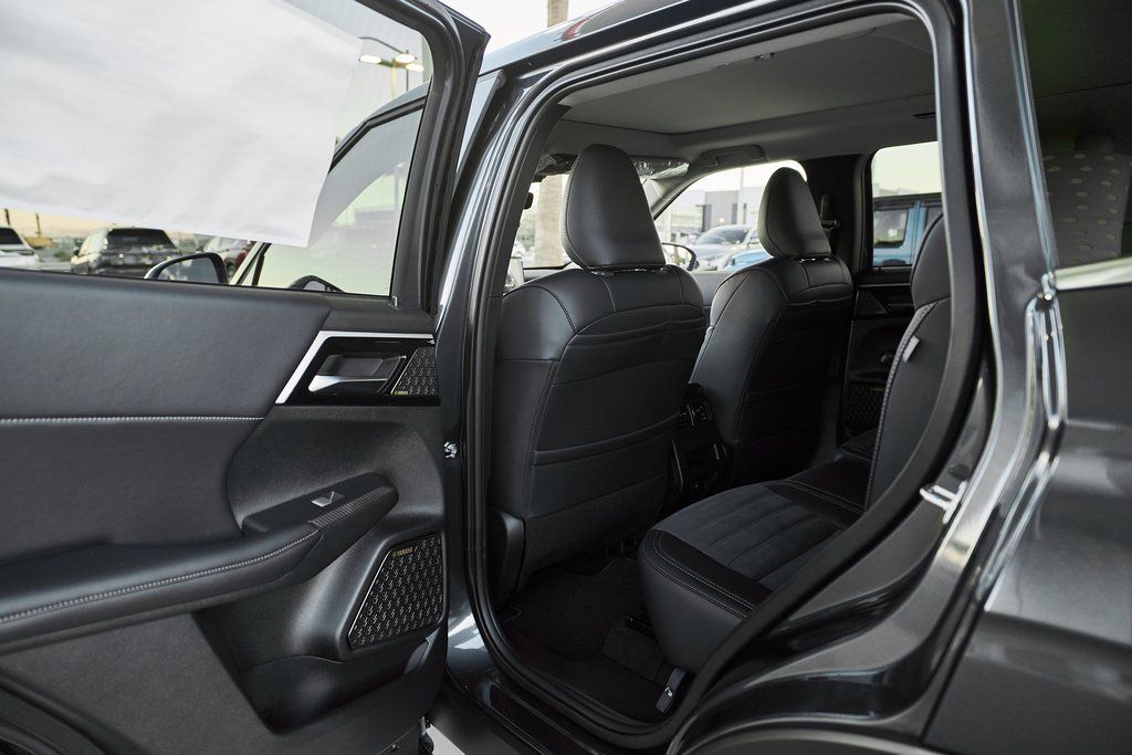 2026 Mitsubishi Outlander SE - Photo 17